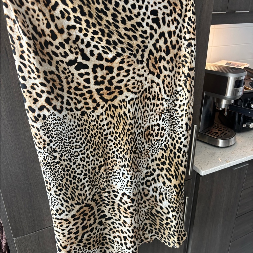 Zara Animal Print skirt Zara large, wore only once :)